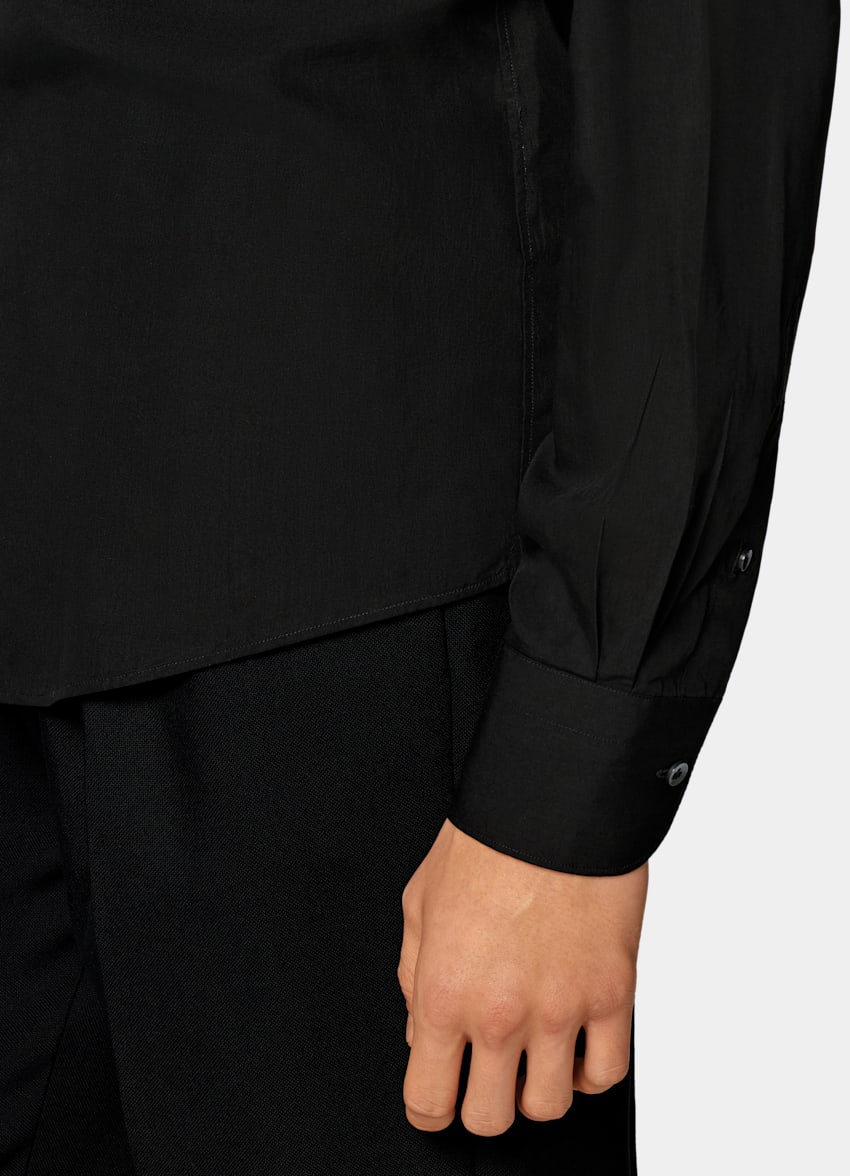 SUITSUPPLY Tencel y seda Mulberry de Albini, Italia Camisa negra corte Slim cuello clásico ancho