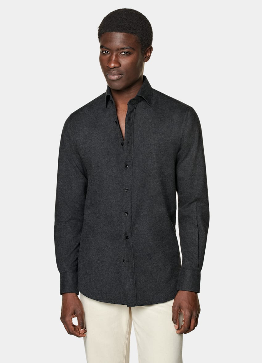 SUITSUPPLY Franela de algodón egipcio de Beste, Italia Camisa corte Tailored gris oscuro