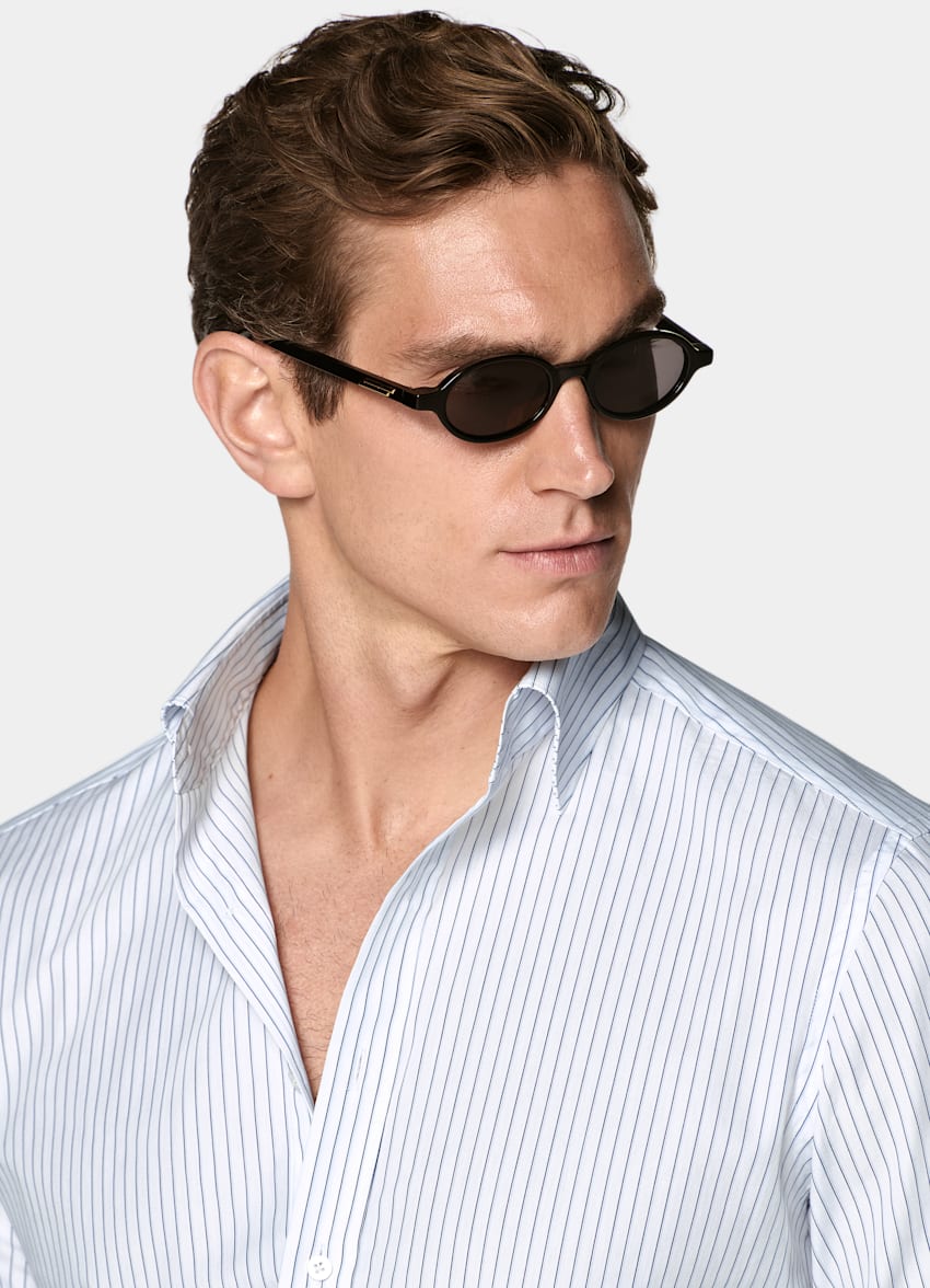 SUITSUPPLY Algod&oacute;n egipcio de Sidogras, Espa&ntilde;a Camisa azul medio a rayas con cuello cl&aacute;sico.