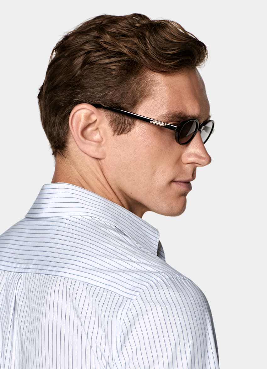 SUITSUPPLY Algod&oacute;n egipcio de Sidogras, Espa&ntilde;a Camisa azul medio a rayas con cuello cl&aacute;sico.
