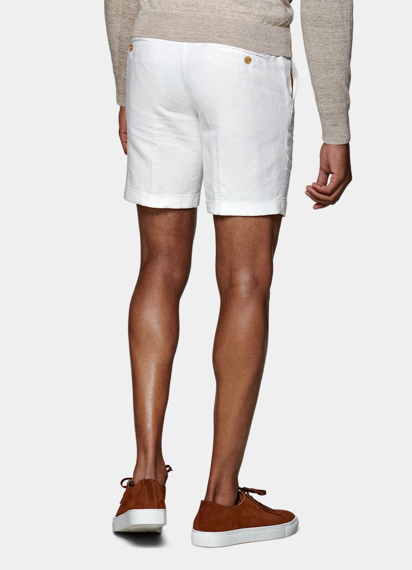 Off-White Pleated Bennington Shorts | Linen Cotton | Suitsupply Online ...