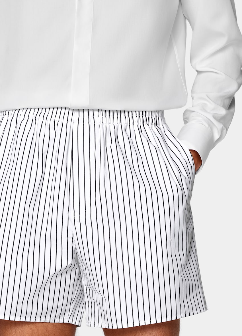 SUITSUPPLY Pure Cotton - Albini, Italie Black Striped Straight Leg Shorts