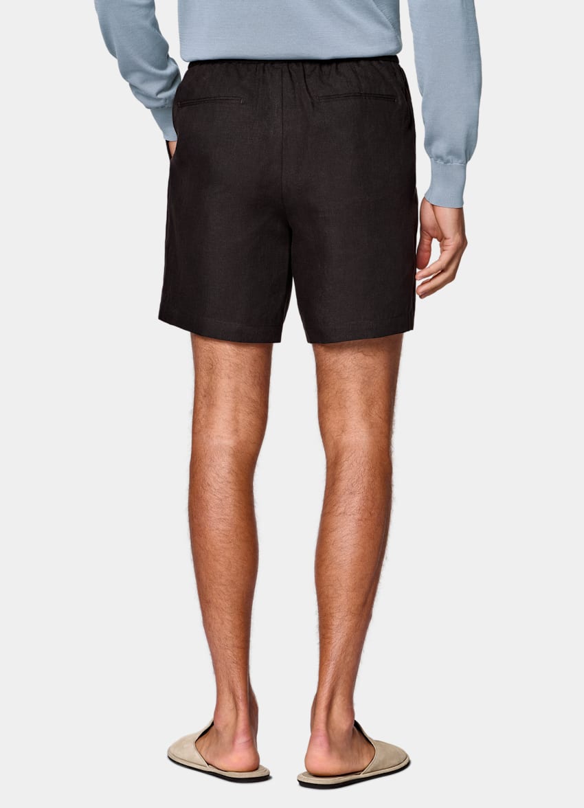 深棕色直筒裤型短裤