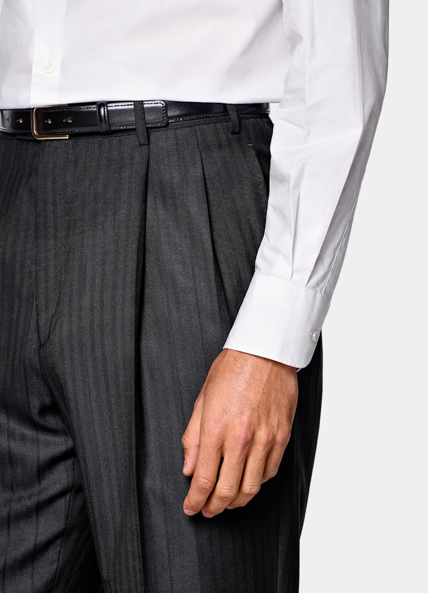 SUITSUPPLY All Season Wool Silk by Rogna, Italy Navy Herringbone Relaxed Fit Brera Suit