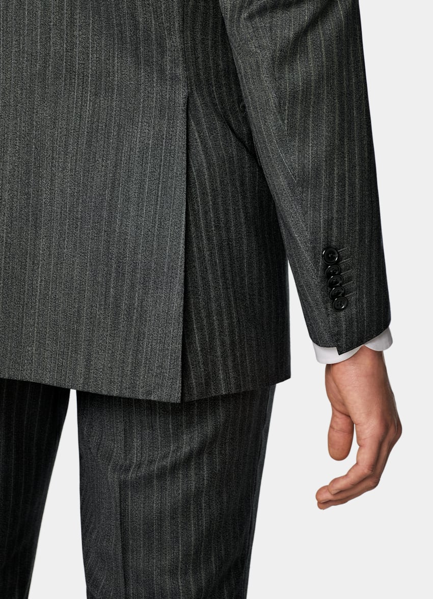 SUITSUPPLY Pura lana S130s de Carlo Barbera, Italia Traje Havana gris oscuro a rayas corte Tailored