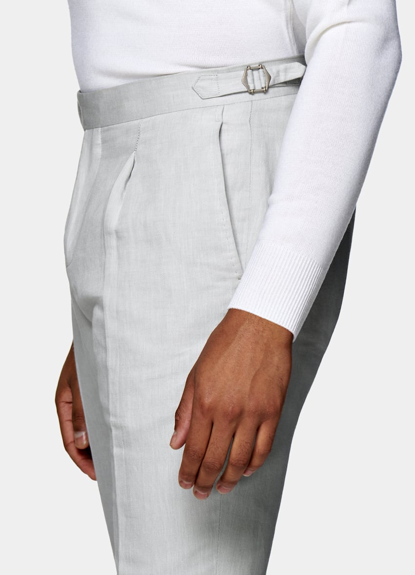 Light Grey Pleated Brentwood Trousers in Linen Cotton | SUITSUPPLY India