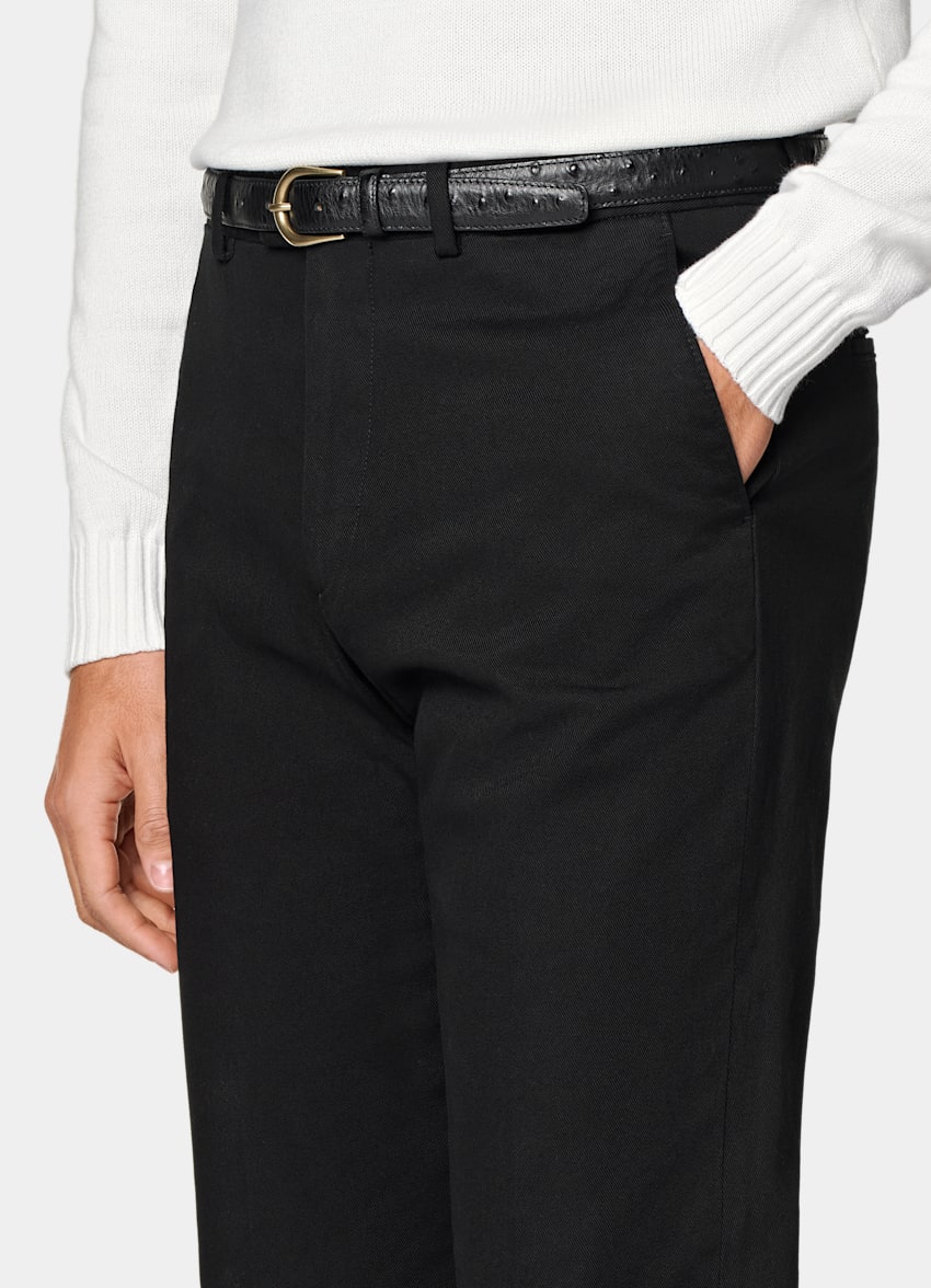 SUITSUPPLY All season Coton stretch par Cervotessile, Italie Pantalon chino Slim Leg Straight noir