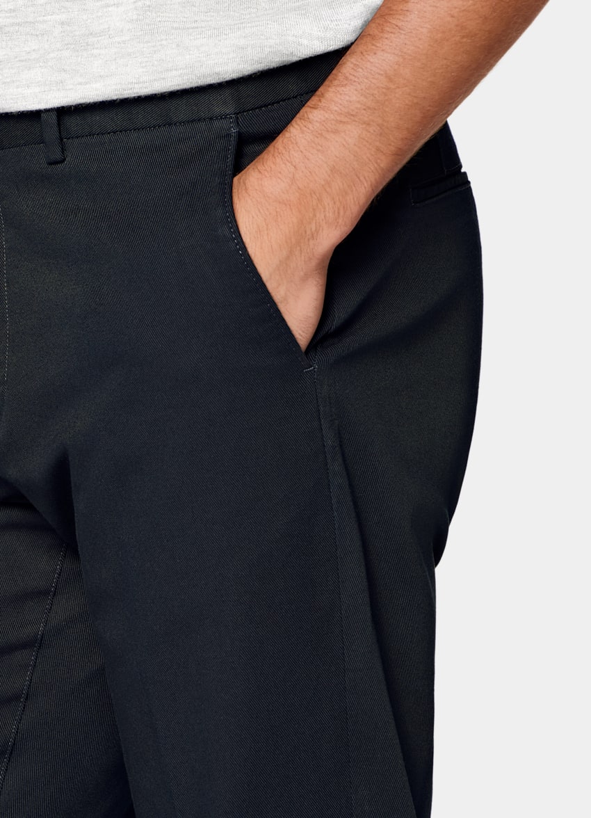 SUITSUPPLY All Season Stretch Cotton de Cervotessile, Italia Navy Slim Leg Straight Chinos