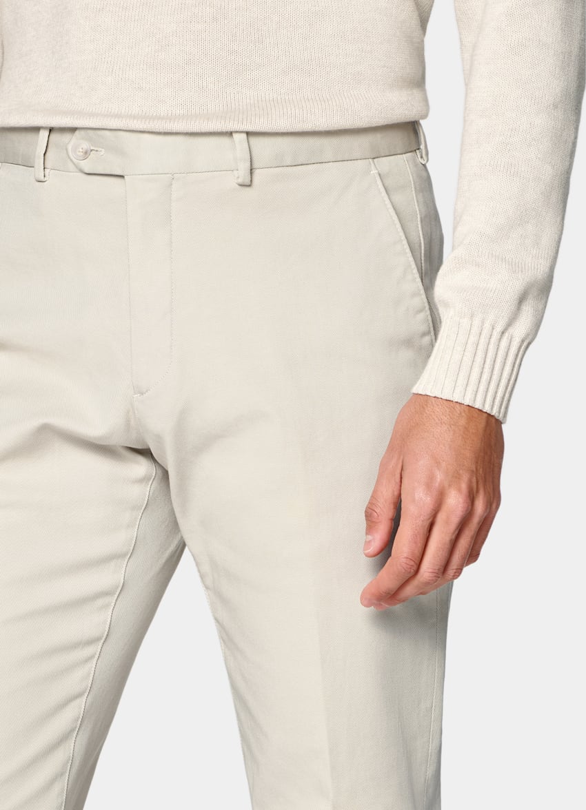 SUITSUPPLY All Season Stretch Cotton von Cervotessile, Italien Sand Slim Leg Straight Chinos
