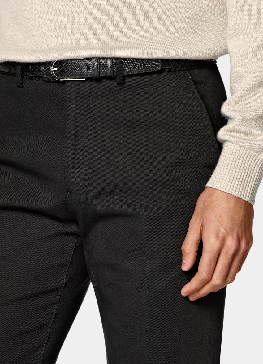 SUITSUPPLY All season Coton stretch par Cervotessile, Italie Chino Slim Leg Straight noir