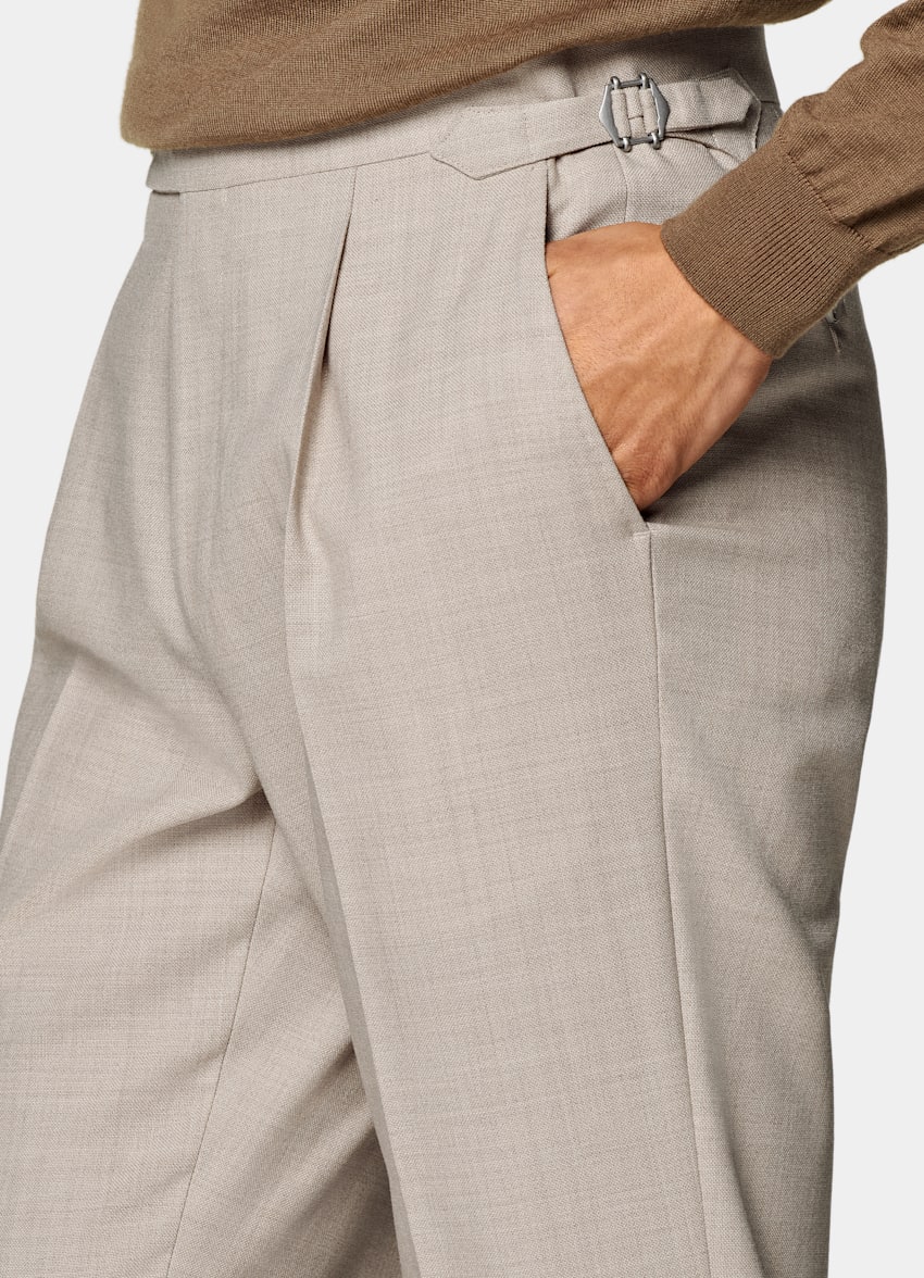 SUITSUPPLY Pure 4-Ply Traveller Wool by Rogna, Italy  Sand Pleated Vigo Pants