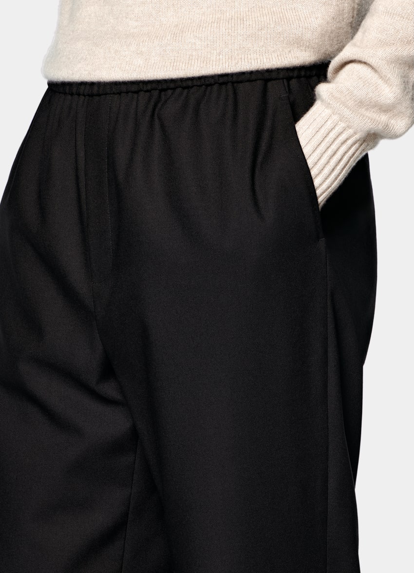 Black Wide Leg Straight Pants in Wrinkle-Free Wool | SUITSUPPLY