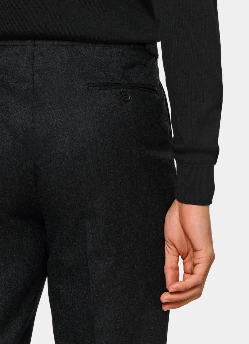 SUITSUPPLY Pure S120's Flannel Wool by Vitale Barberis Canonico, Italy  Dark Grey Pleated Vigo Pants