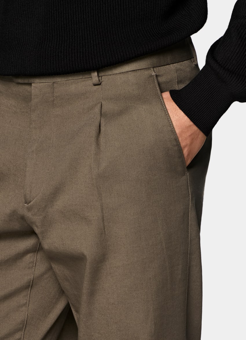 SUITSUPPLY All Season Stretch Cotton de Cervotessile, Italia Mid Green Wide Leg Tapered Chinos