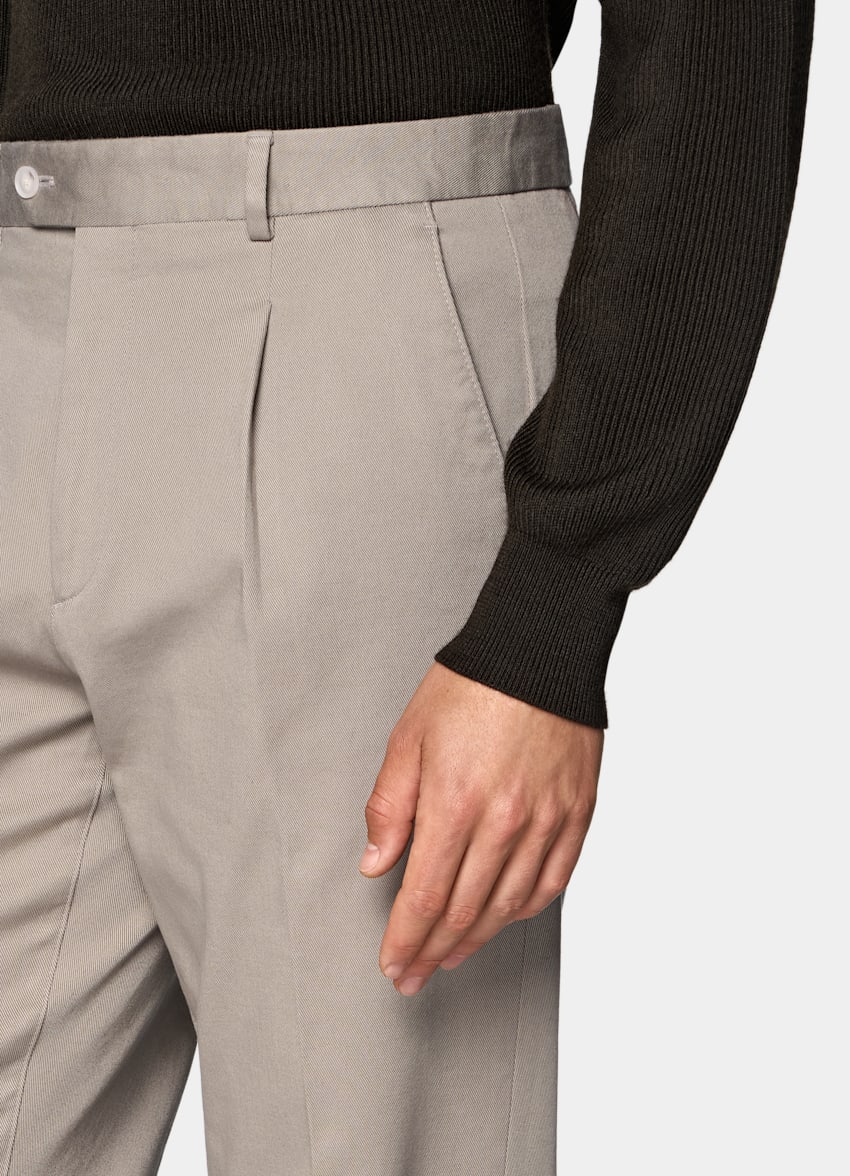 SUITSUPPLY All Season Stretch Cotton de Cervotessile, Italia Light Taupe Wide Leg Tapered Chinos