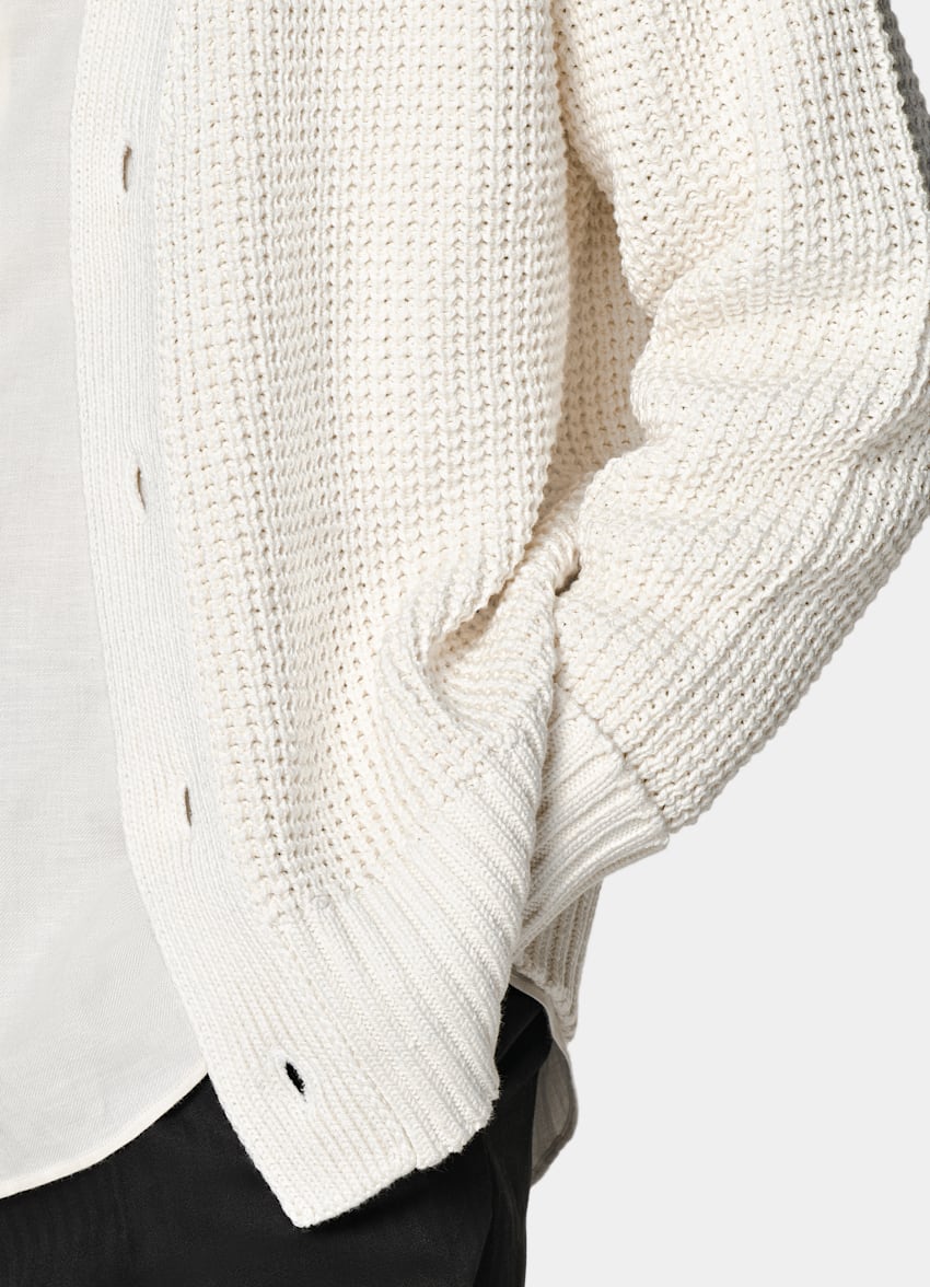 SUITSUPPLY Kalifornische Baumwolle und Maulbeerseide Cardigan oversized off-white Crochet