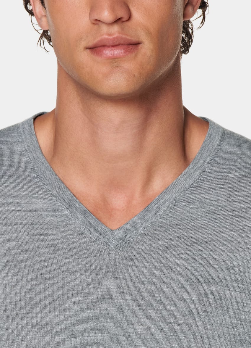 SUITSUPPLY Pure Wool Grey Merino V-Neck