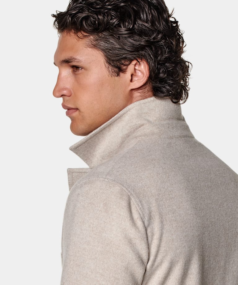 Chaqueta camisa color arena corte Relaxed