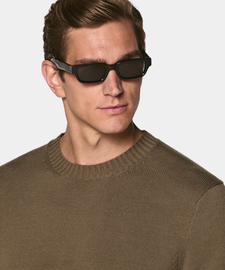 Donkergroene Trui Met Ronde Hals