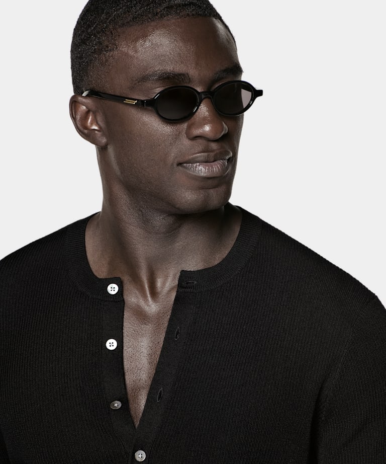 Henley c&ocirc;tel&eacute; noir
