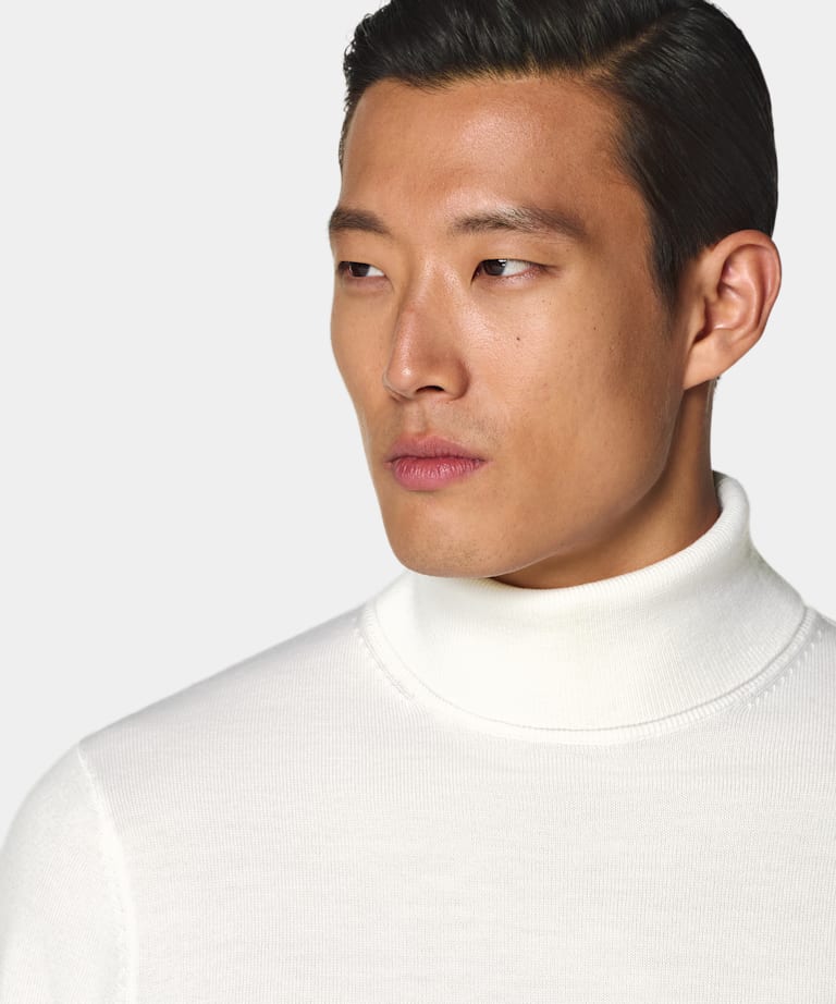 오프화이트 터틀넥