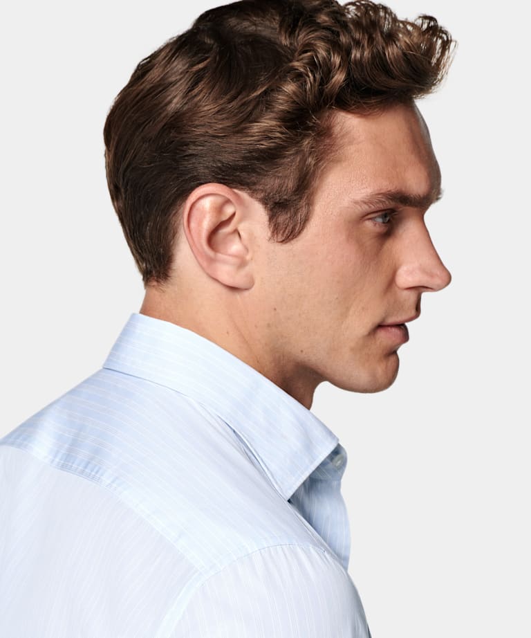 Camisa azul claro a rayas corte Tailored