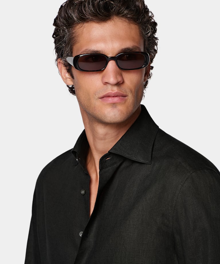 Schwarzes Leinenhemd