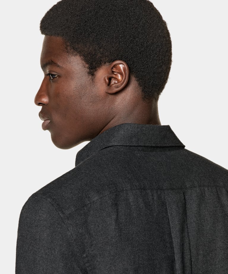 Camisa corte Tailored gris oscuro