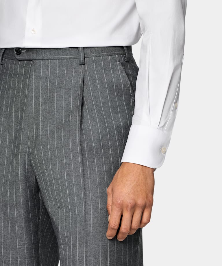 Costume Havana coupe Tailored gris moyen &agrave; rayures