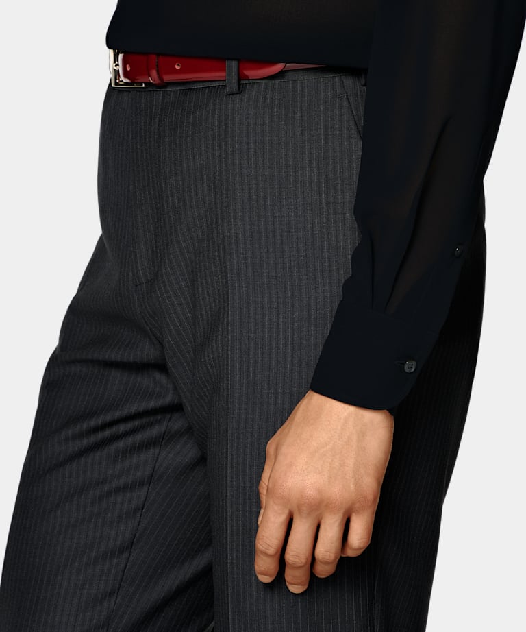 Traje Milano gris oscuro a rayas corte Tailored