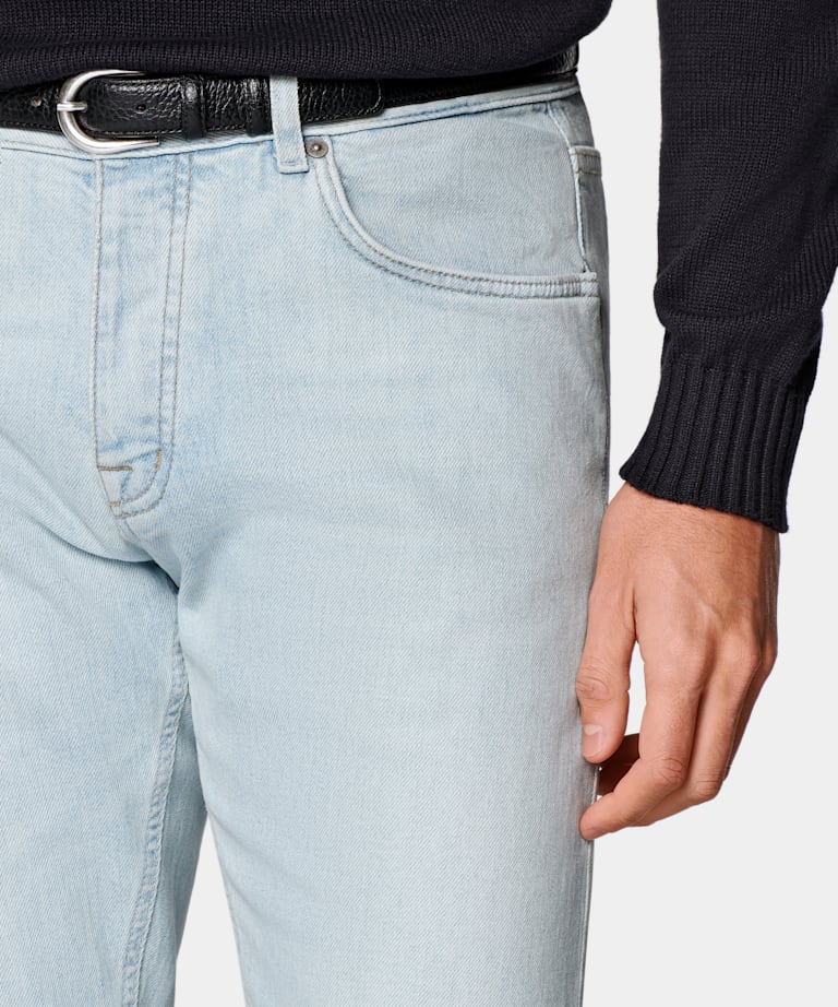 Vaqueros azul claro Slim Leg Tapered