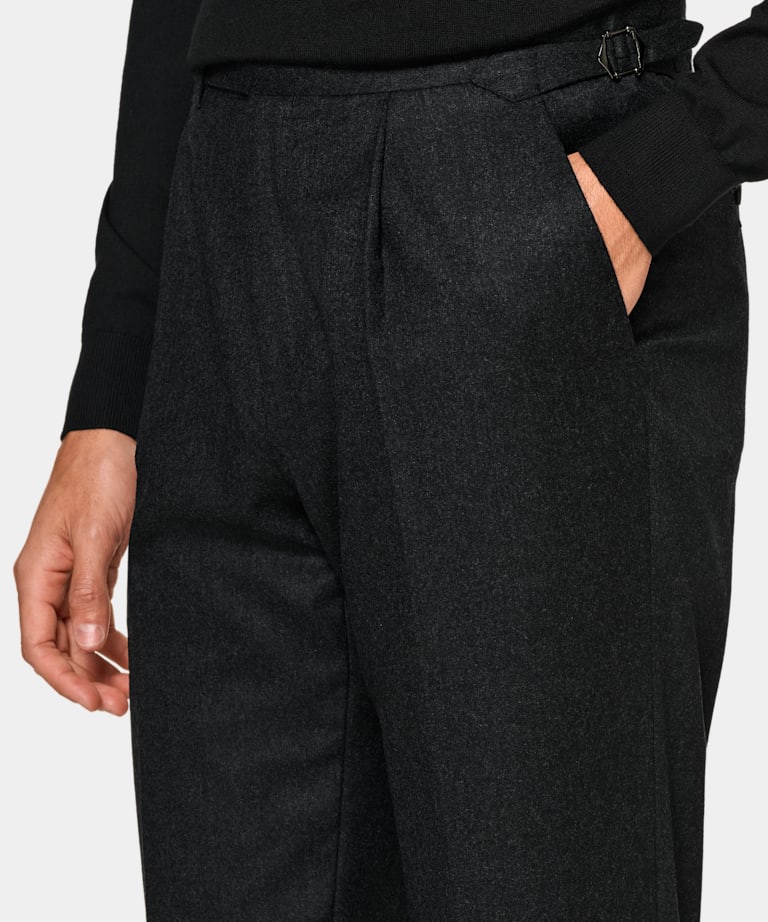Pantalones Vigo gris oscuro plisados