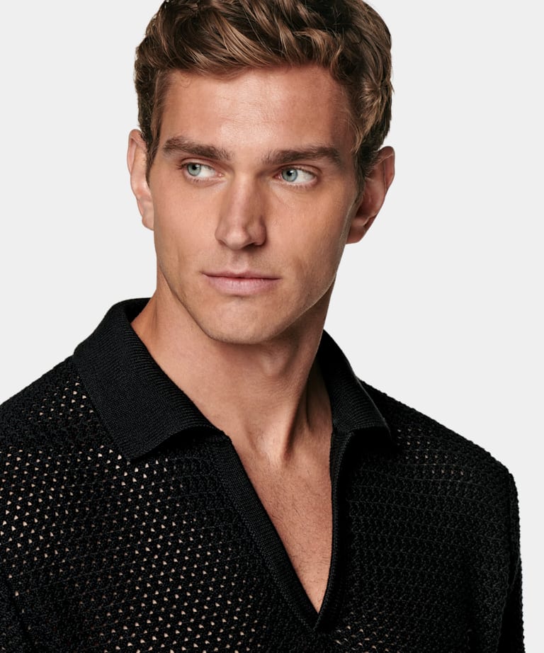 Polo negro sin botones crochet