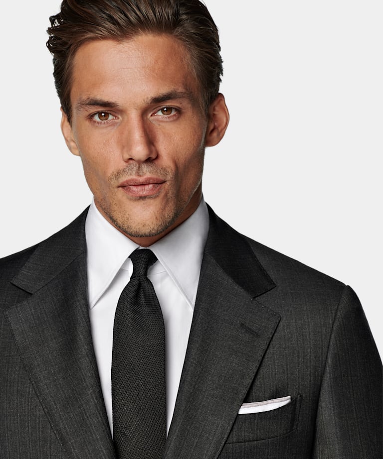 Traje Milano gris oscuro a rayas corte Tailored