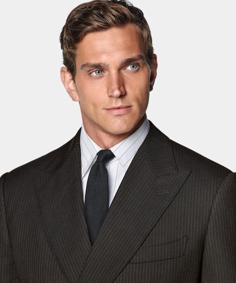 Traje Milano marrón oscuro a rayas corte Tailored