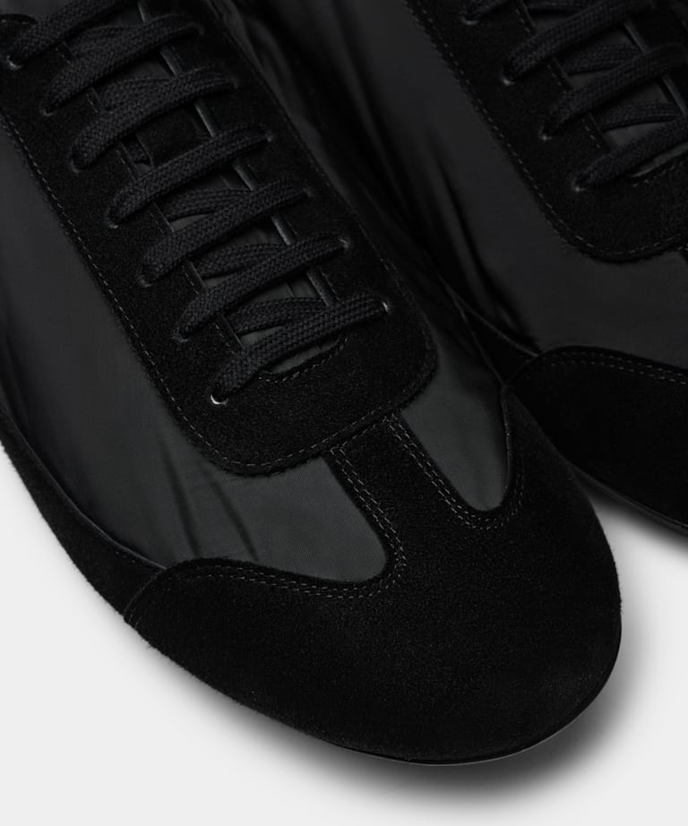 Black Sneaker