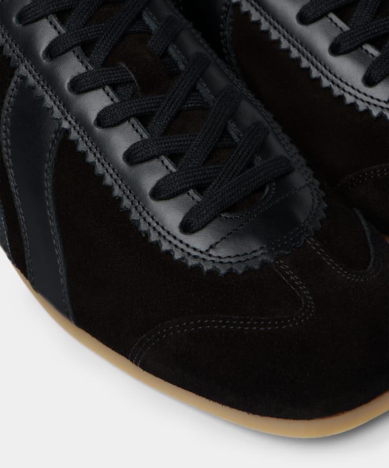Black Sneaker