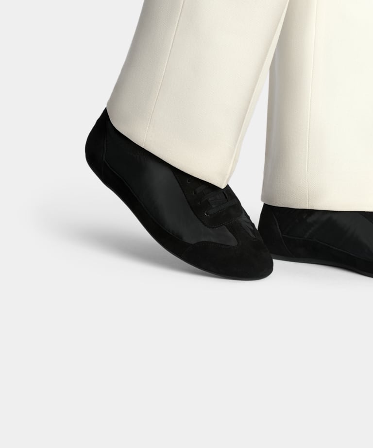 Black Sneaker