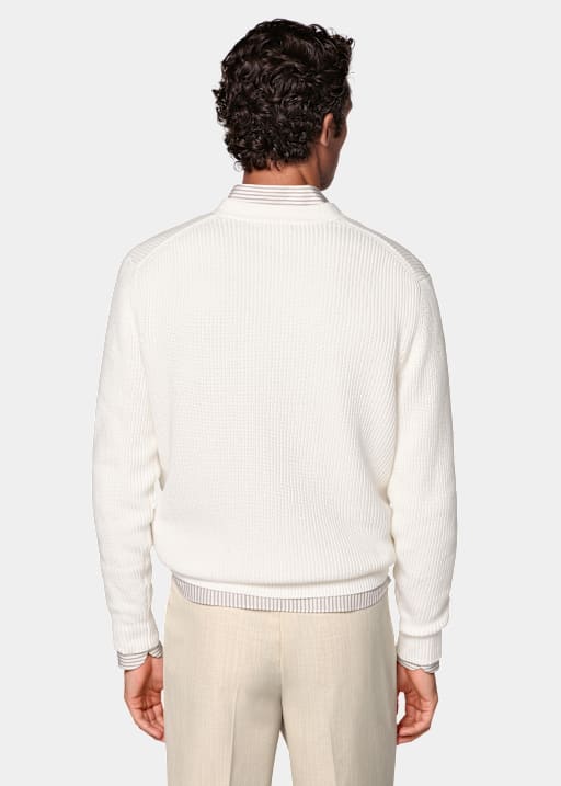 Pull col V c&ocirc;tel&eacute; blanc cass&eacute;