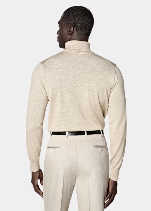 Cuello vuelto marr&oacute;n claro
