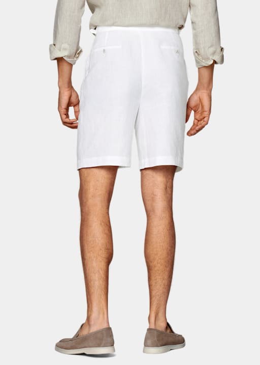 白色直筒裤型短裤
