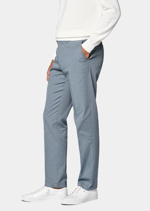 Mittelblaue Slim Leg Straight Chinos.