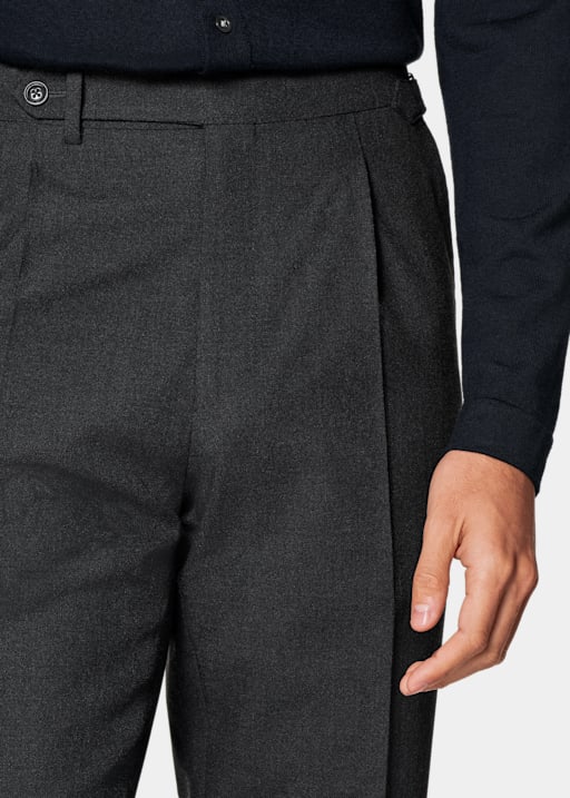 Pantalones Vigo gris oscuro plisados