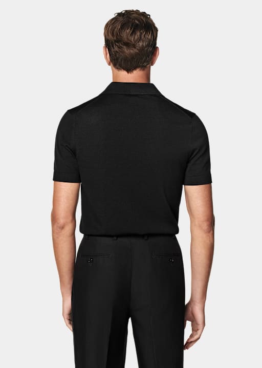 Polo negro sin botones