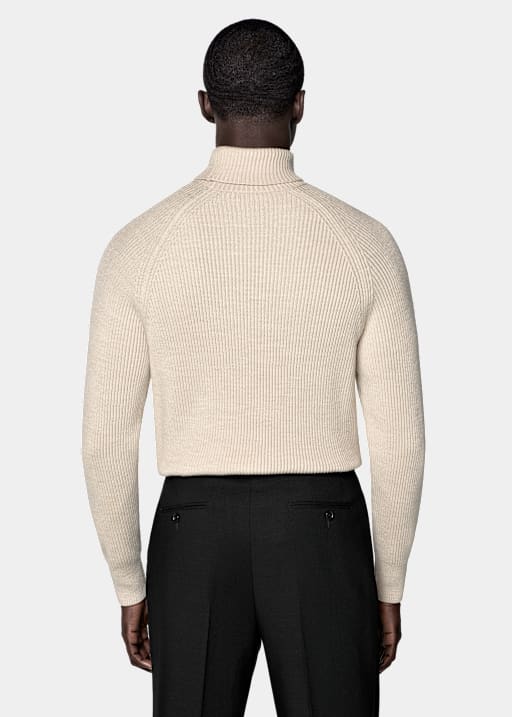 Jersey cuello alto ribeteado arena merino