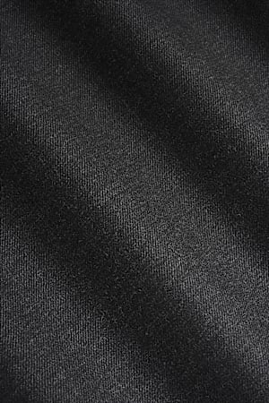 https://cdn.suitsupply.com/image/upload/c_fit,f_auto,h_450,q_auto:good,w_450/products/cm-sample/default/S1525-7_23