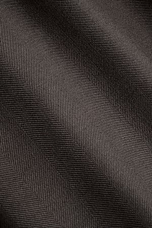 https://cdn.suitsupply.com/image/upload/c_fit,f_auto,h_450,q_auto:good,w_450/products/cm-sample/default/S21070.2-9243_23