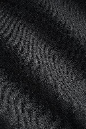 https://cdn.suitsupply.com/image/upload/c_fit,f_auto,h_450,q_auto:good,w_450/products/cm-sample/default/S5057-4_23