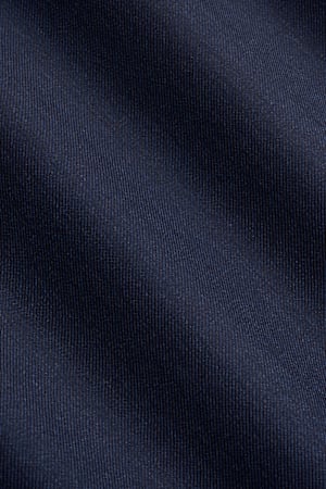 https://cdn.suitsupply.com/image/upload/c_fit,f_auto,h_450,q_auto:good,w_450/products/cm-sample/default/S586.801-420_23