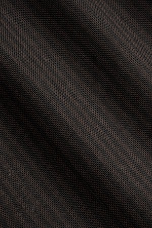 https://cdn.suitsupply.com/image/upload/c_fit,f_auto,h_450,q_auto:good,w_450/products/cm-sample/default/SDART.18190-A4_23